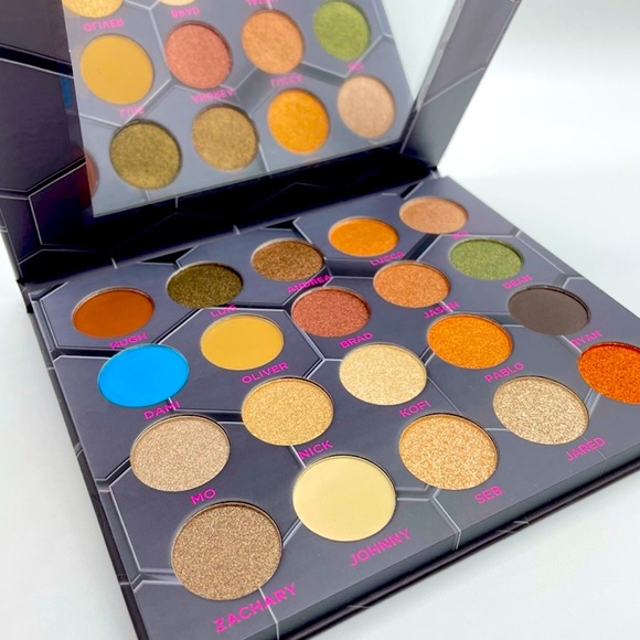 New Barbarella Eyeshadow Palette - Picture 4 of 15